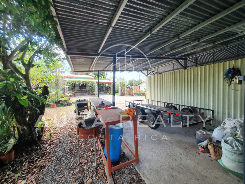 Casa y lote Los Ángeles