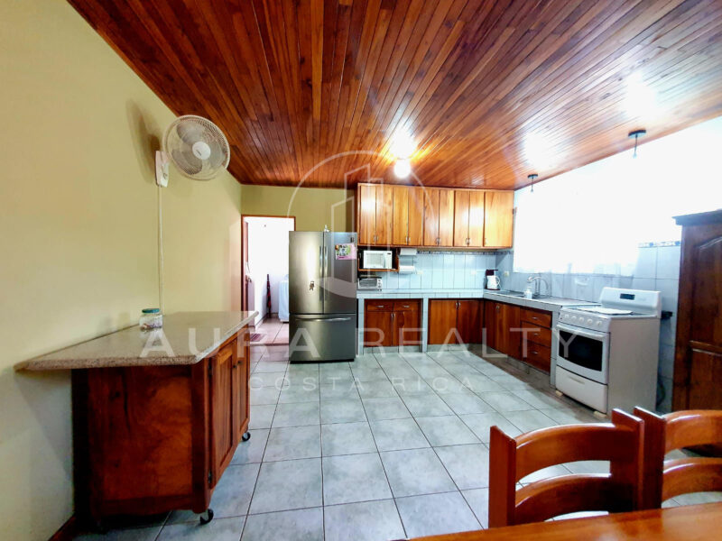Casa y lote Los Ángeles