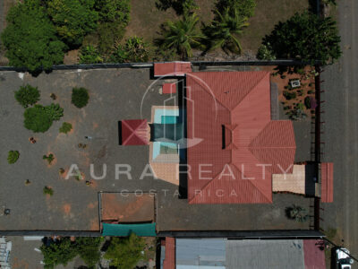 Lote con casa en Los Ángeles de Parrita