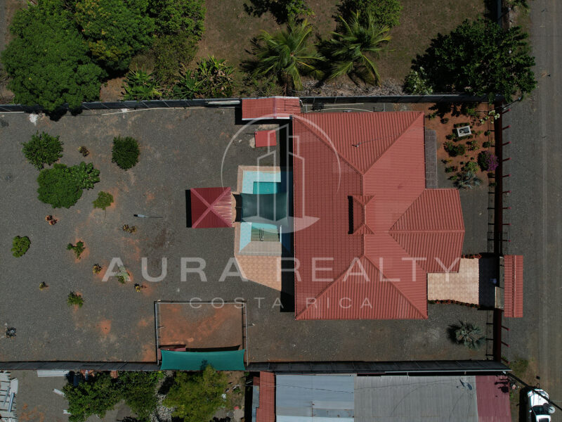 Lote con casa en Los Ángeles de Parrita