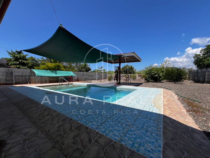 Lote con casa en Los Ángeles de Parrita