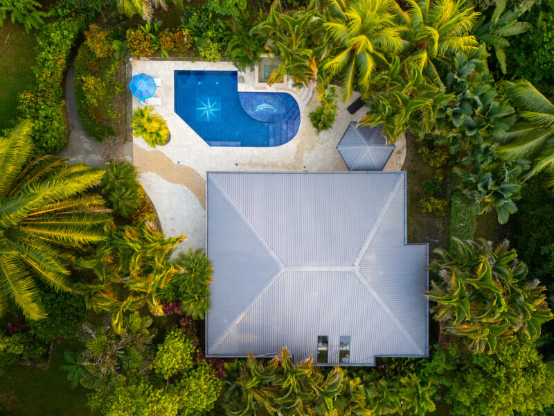 Casa Sirena Ojochal, Oportunidad de Desarrollo con Casa Recién Reconstruida.