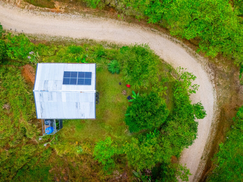 Cabaña Autosuficiente con Energía Solar y Espectaculares Vistas a las Montañas en Limoncito, San Vito