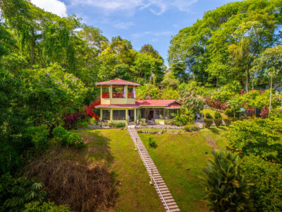 Oasis de Montaña con Vista al Mar y Casa de Huéspedes en Ojochal