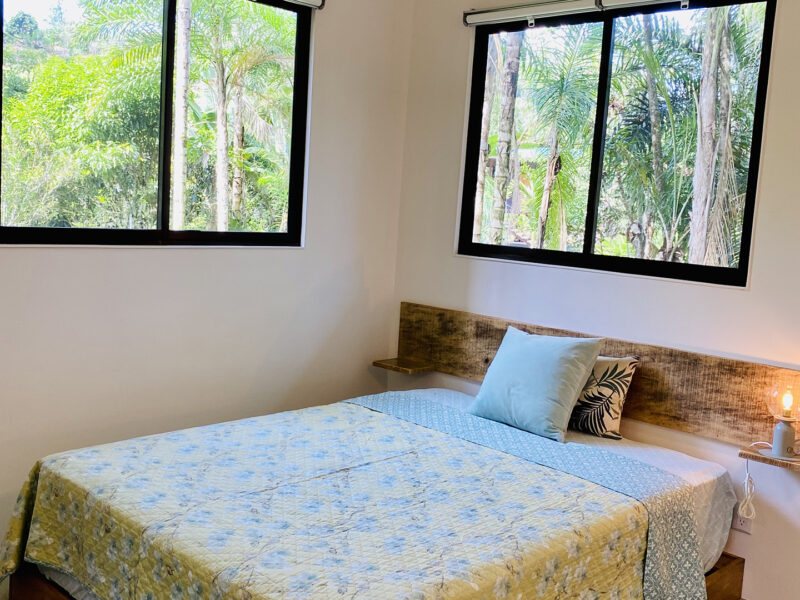 Oasis de Montaña con Casa y Cabaña de Huéspedes en Las Brisas, San Vito