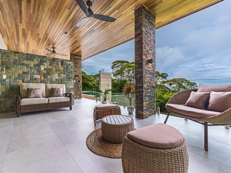 Casa Koules – Mansión de Lujo de Arquitectura Contemporánea con Vista Panorámica al Océano, Piscina Infinita, Casas de Huéspedes y Cascadas Naturales en Costa Verde Estates