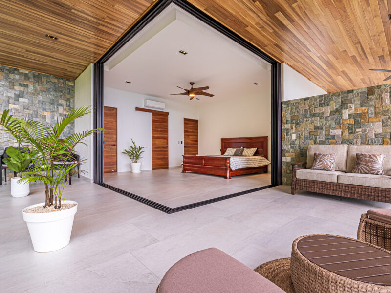 Casa Koules – Mansión de Lujo de Arquitectura Contemporánea con Vista Panorámica al Océano, Piscina Infinita, Casas de Huéspedes y Cascadas Naturales en Costa Verde Estates