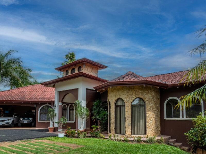 Casa colonial-mediterránea de 5 habitaciones en La Bonita de Rivas