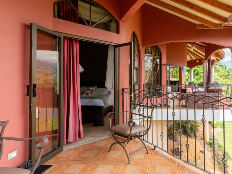 Casa colonial-mediterránea de 5 habitaciones en La Bonita de Rivas